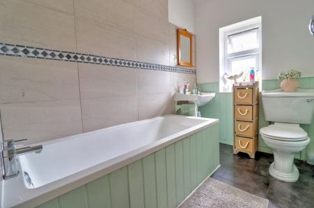2 bedroom maisonette to rent - Photo 5