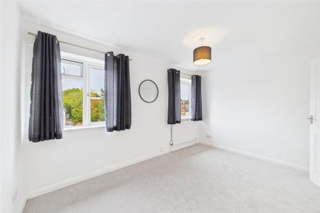 2 bedroom maisonette to rent - Photo 2