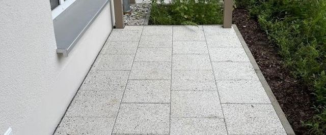 Rollstuhlgerechte Wohnung mit Fußbodenheizung, edlem Bad, moderner EBK, Terrasse! - Foto 1