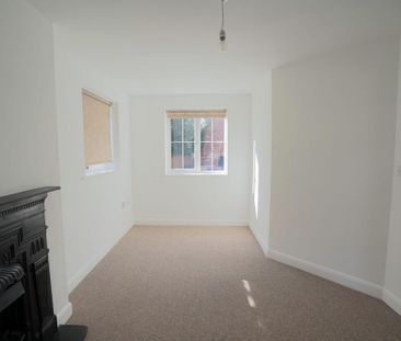 2 bedroom semi-detached house to rent - Photo 2