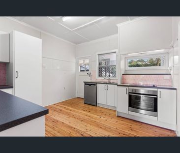 17 Geoffery St, Mount Lofty, Qld 4350 - Photo 3
