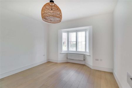 Semi-detached four bedroom home within a private development in Hawkenbury - Photo 4