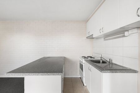 3/120 Rankins Road, Kensington VIC 3031 - Photo 4