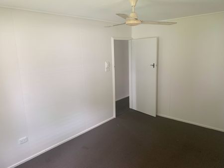 NEAT AND TIDY 2 BEDROOM UNIT + STORAGE - Photo 2