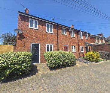 2 bedroom end of terrace house to rent - Photo 5