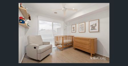 SINGLE-LEVEL LIVING WITH A PRIVATE NORTH-FACING DECK - Photo 4