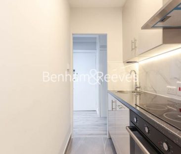 Studio flat to rent in Abbey Road, Hampstead, NW8 - Photo 1