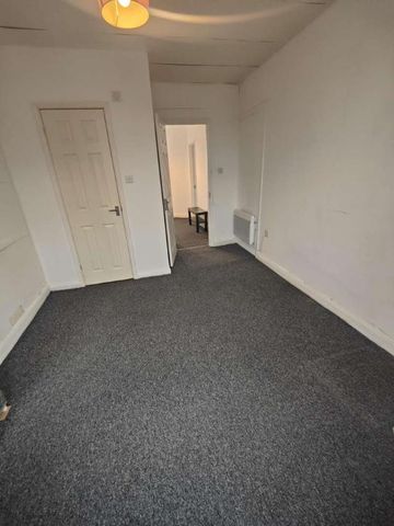 Selworthy Road, Holbrooks, Coventry, CV6 - Photo 3