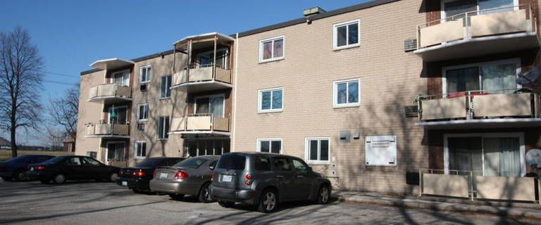 266 Christina St S - 2 bedroom end unit | 266 Christina St S, Sarnia - Photo 1