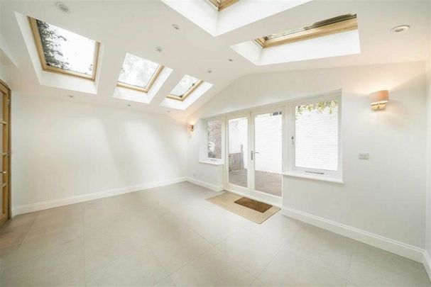 Porchester Terrace, London, W2 - Photo 1