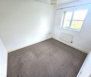 3 bedroom end of terrace house to rent - Photo 3