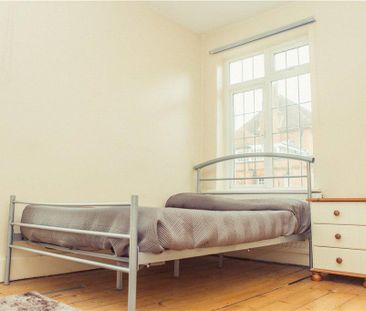 4 bedroom terraced house to rent - Photo 6