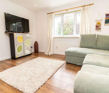 Old Bakery Court, Pentyrch, CF15 - Photo 2