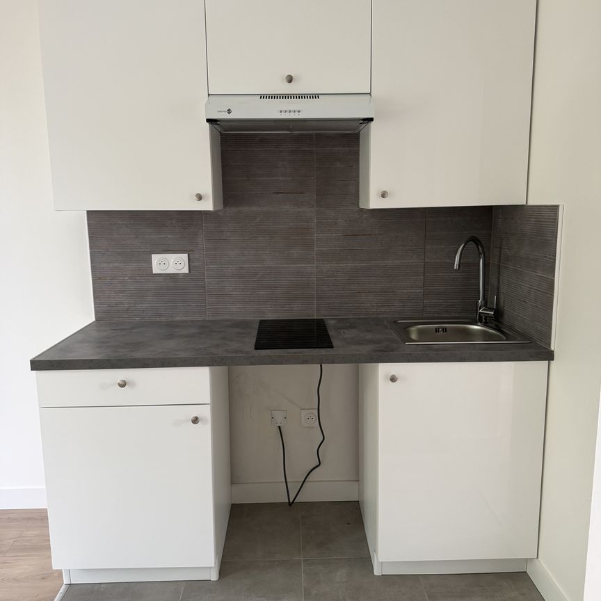 Location Appartement 1 pièce 22m² ST MAUR DES FOSSES 94210 - Photo 1