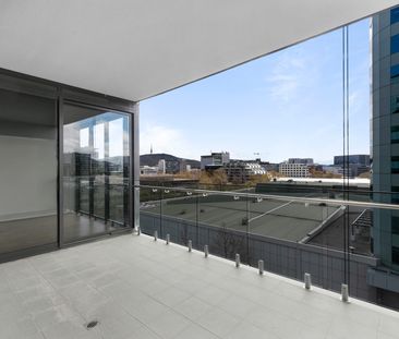 In The Heart Of The City - Photo 1