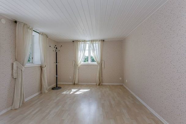 Fröslunda Noppsgärde, Örsundsbro - Foto 1