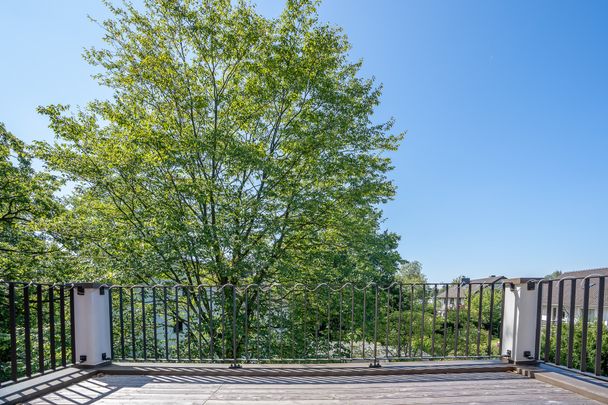 Exklusive Neubauwohnung mit atemberaubendem Fernblick und Balkonparadies! - Foto 1