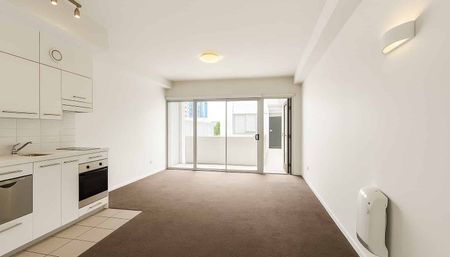 Newly Renovated 2-Bedroom Apartment in the Heart of Auckland CBD – $500/week - Photo 2