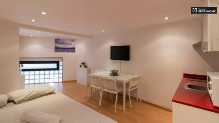 1-bedroom apartment for rent in Barcelona - Photo 3