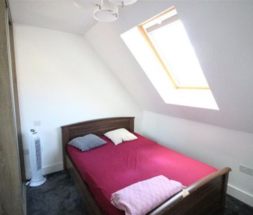 4 bedroom terraced house to rent - Photo 6