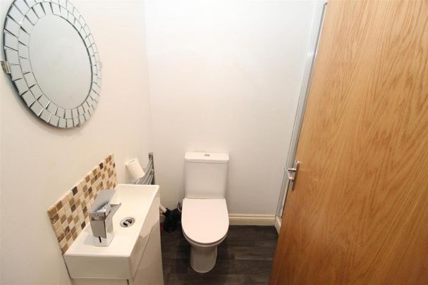 6 bedroom house to rent - Photo 1