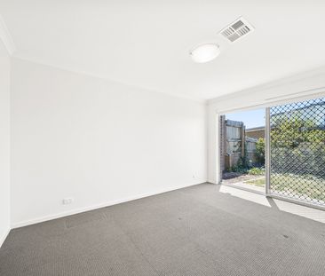 13 Sliprail Street, Lawson ACT 2617 - House For Rent | Domain - Photo 1