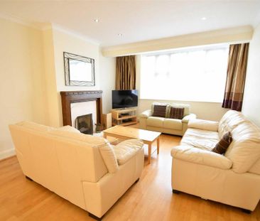 4 bedroom semi-detached house to rent - Photo 1