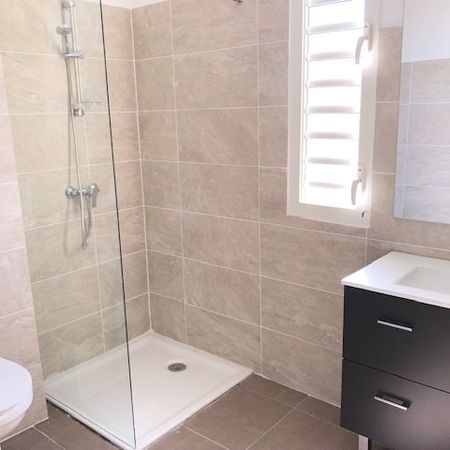 Location Appartement 69m² 3 pièces Fort de france - Photo 4