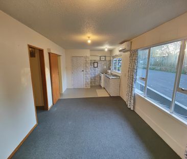 One bedroom unit in a handy location - Photo 3