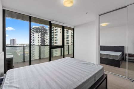 Light Filled Apartment In Tiara Complex - Photo 3