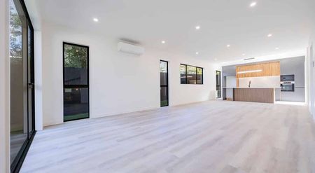 Luxury 4BR Home in Chatswood! - Photo 4