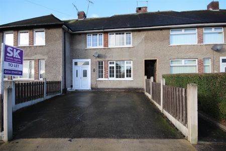 3 Bedroom House - Detached To Let - Photo 2