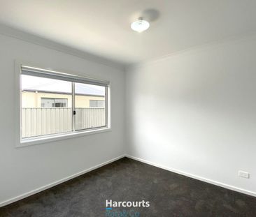 Stylish Home in Cloverton Estate: Modern Amenities and Prime Location - Photo 5