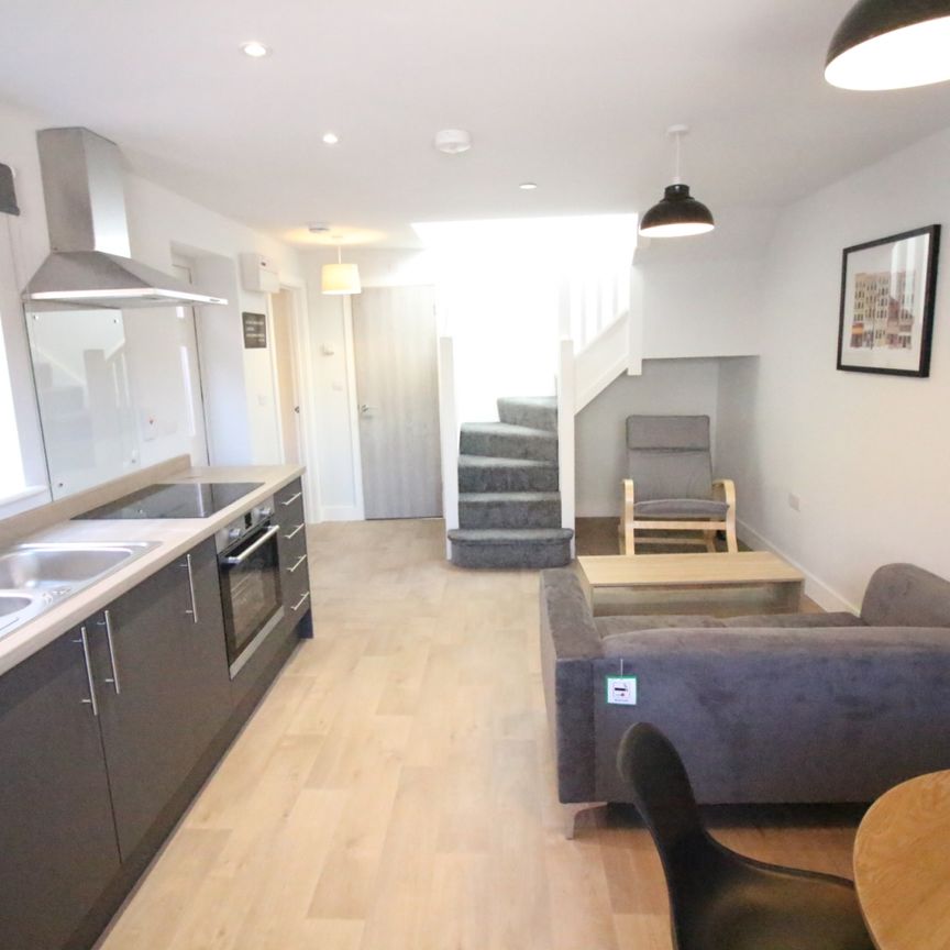 Allensbank Road, Heath - Photo 1