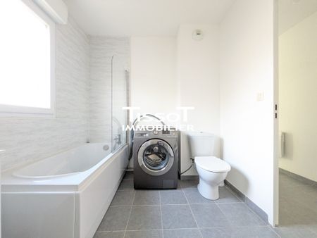 Location Appartement 1 pièce 32m² NIMES 30000 - Photo 4