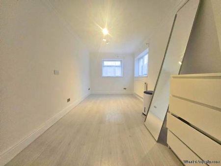 2 bedroom property to rent in London - Photo 5