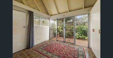 3 bedroom home with sleepout and large yard in perfect location - Photo 5