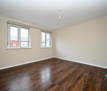 28 Victoria Road, Sydenham, BT4 1QU - Photo 4