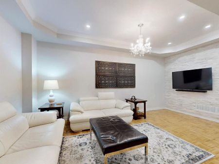 For Lease - 212 Lauderdale Drive, Vaughan, Ontario - Photo 2