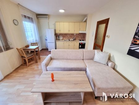 Modern, liftes garzon kiadó Békéscsaba belvárosában! - Fotó 2