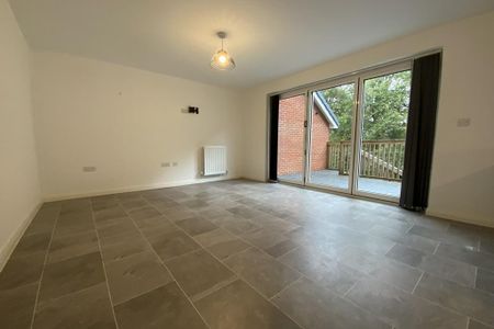 4 bedroom detached house to rent - Photo 3