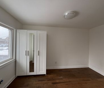 For Lease - 143 Belgravia Avenue Unit# Main, Toronto, Ontario - Photo 2