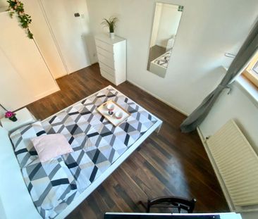 5 bedroom flat share to rent - Photo 4
