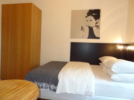 A newly refurbished first floor studio apartment in Bloomsbury, London WC1H - Photo 2