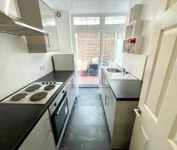 House share to rent - Photo 3