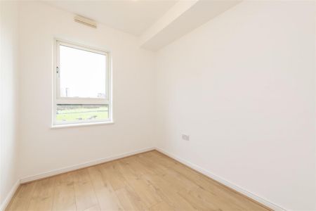2 bed Apartment To Let - Photo 4
