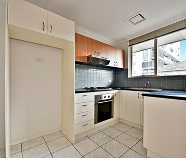 Register to Inspect: SPACIOUS APARTMENT WALKING DISTANCE TO LYGON ST! - Photo 2