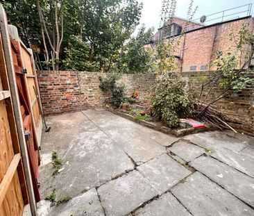 1 Bed Flat, Battersea Rise, SW11 - Photo 2