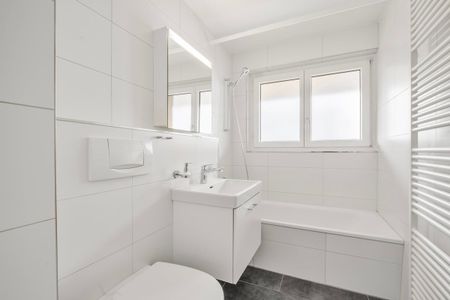 Neu renvoierte 4-Zimmer Wohnung - Photo 2