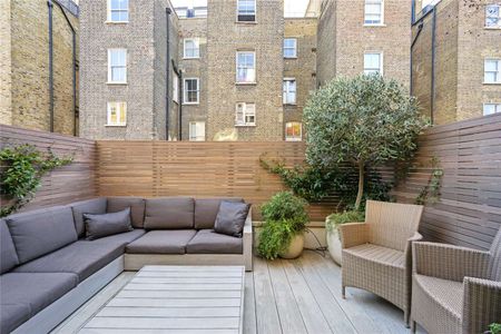 Beautifully presented and fully furnished two bedroom apartment in a prime South Kensington location. - Photo 3